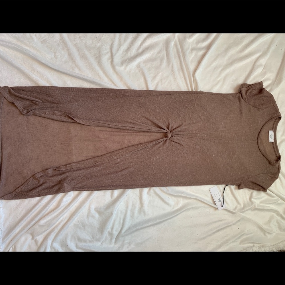 High low top with front knot